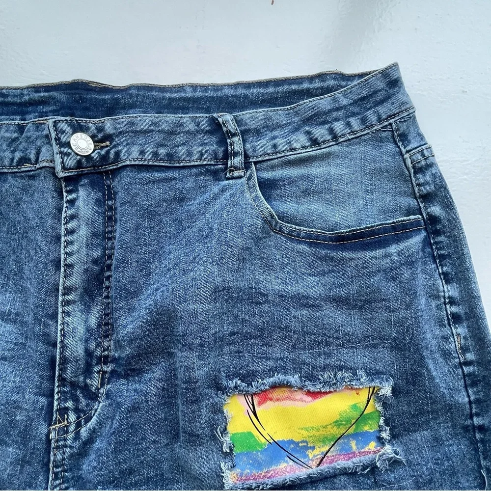 Plus size rainbow heart distressed jean shorts - Picture 6 of 14